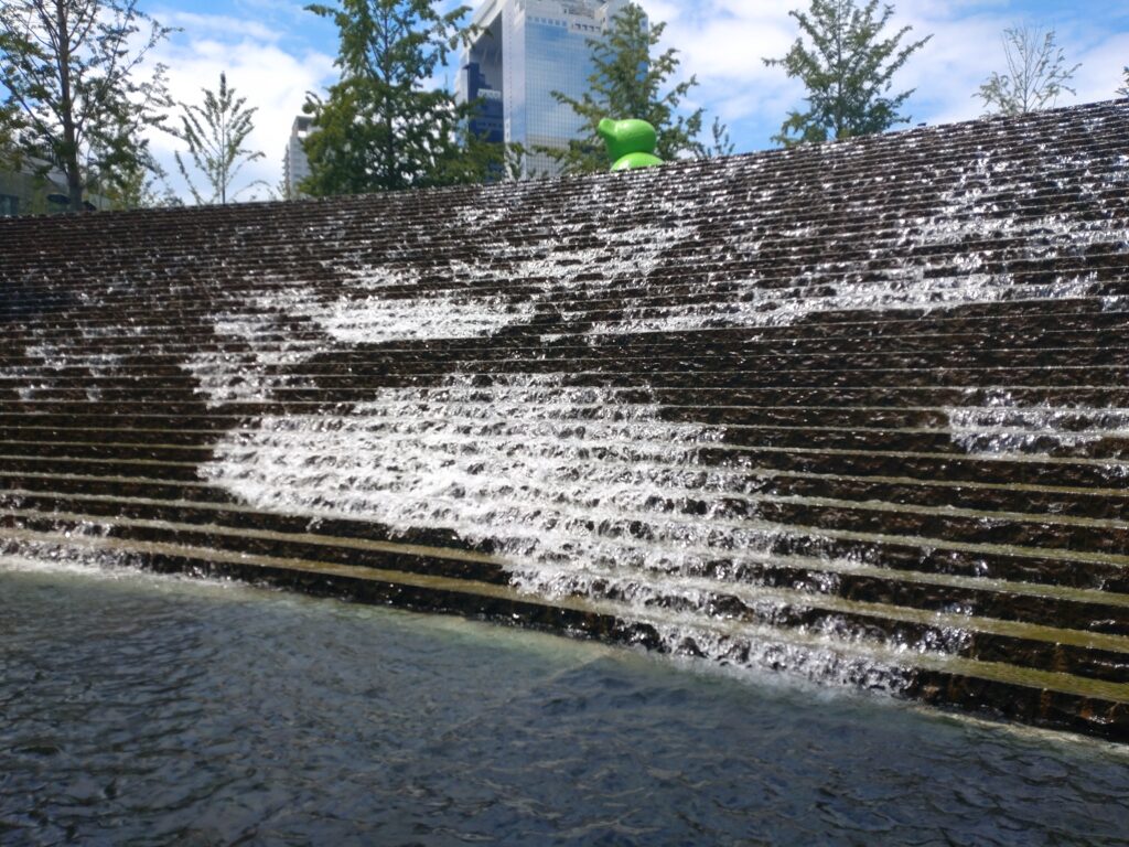グラングリーン階段滝
