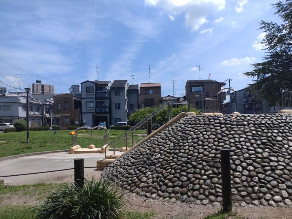 二条公園すべり台